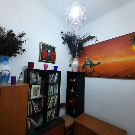 Nice And Quiet Accommodation In The City Center Milan Bagian luar foto