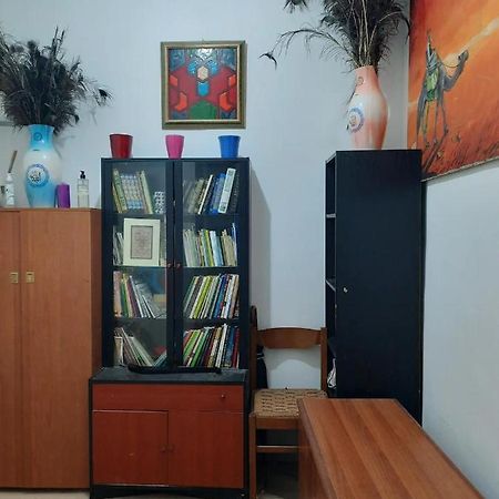 Nice And Quiet Accommodation In The City Center Milan Bagian luar foto